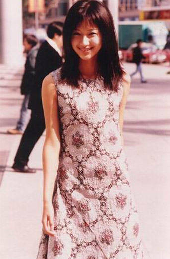 徐静蕾的豪放情史,靠才华征服了7个男人,10余年爱情长跑仍未婚!