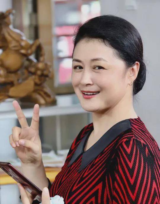 于月仙生前最后南坊,与丈夫女儿相谈甚欢,王君平