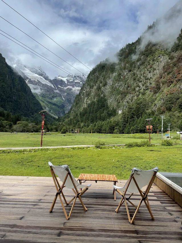 在雪山脚下找个院子发呆,雨崩最好的民宿——野语yeyu雨崩野景酒店