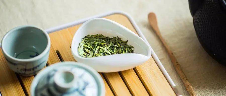 红茶一盏,静赏如画山河_茶叶