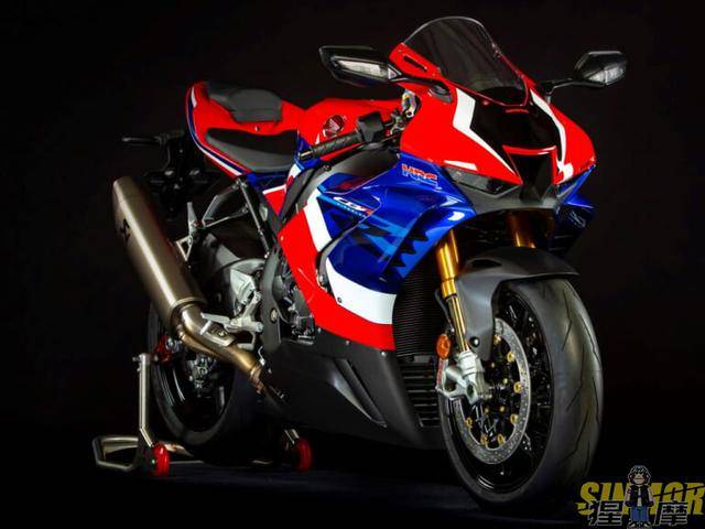 本田cbr1000rr-r sp量产车与竞赛车对决,相差2秒827