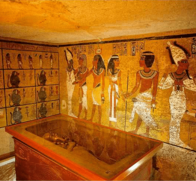 埃及法老墓出土一把3000年前"神剑"