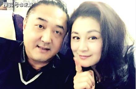 原创张学松和林生斌合照流出,于月仙车祸再遭舆论,巨额遗产何去何从