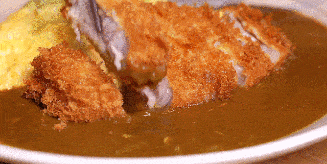 冬天吃一口咖喱饭,一下子就回到《深夜食堂》里,米饭氤氲着热气,融化