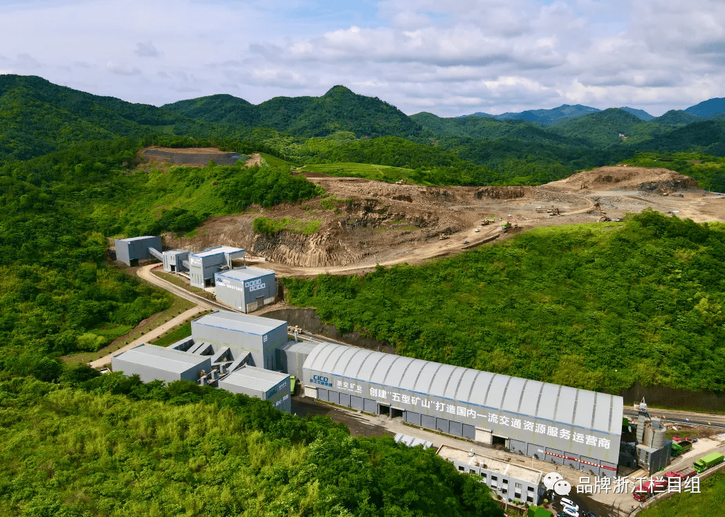 将党建引领作用落实到生产经营各环节;通过领导班子靠前指挥,督办绿色