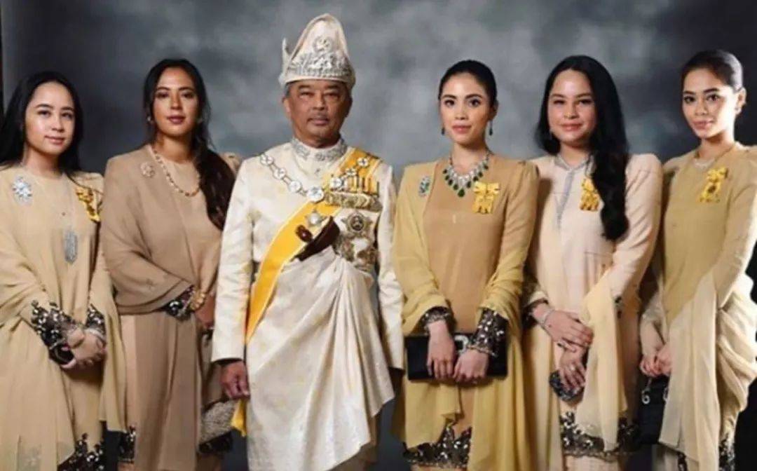 原创披露神秘的马来西亚王室:九个王室并存,国王轮流当