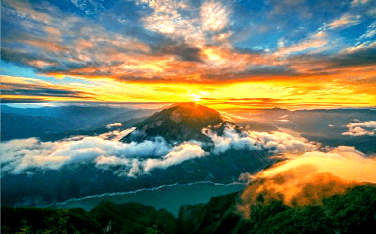 实拍奉节县三峡之巅