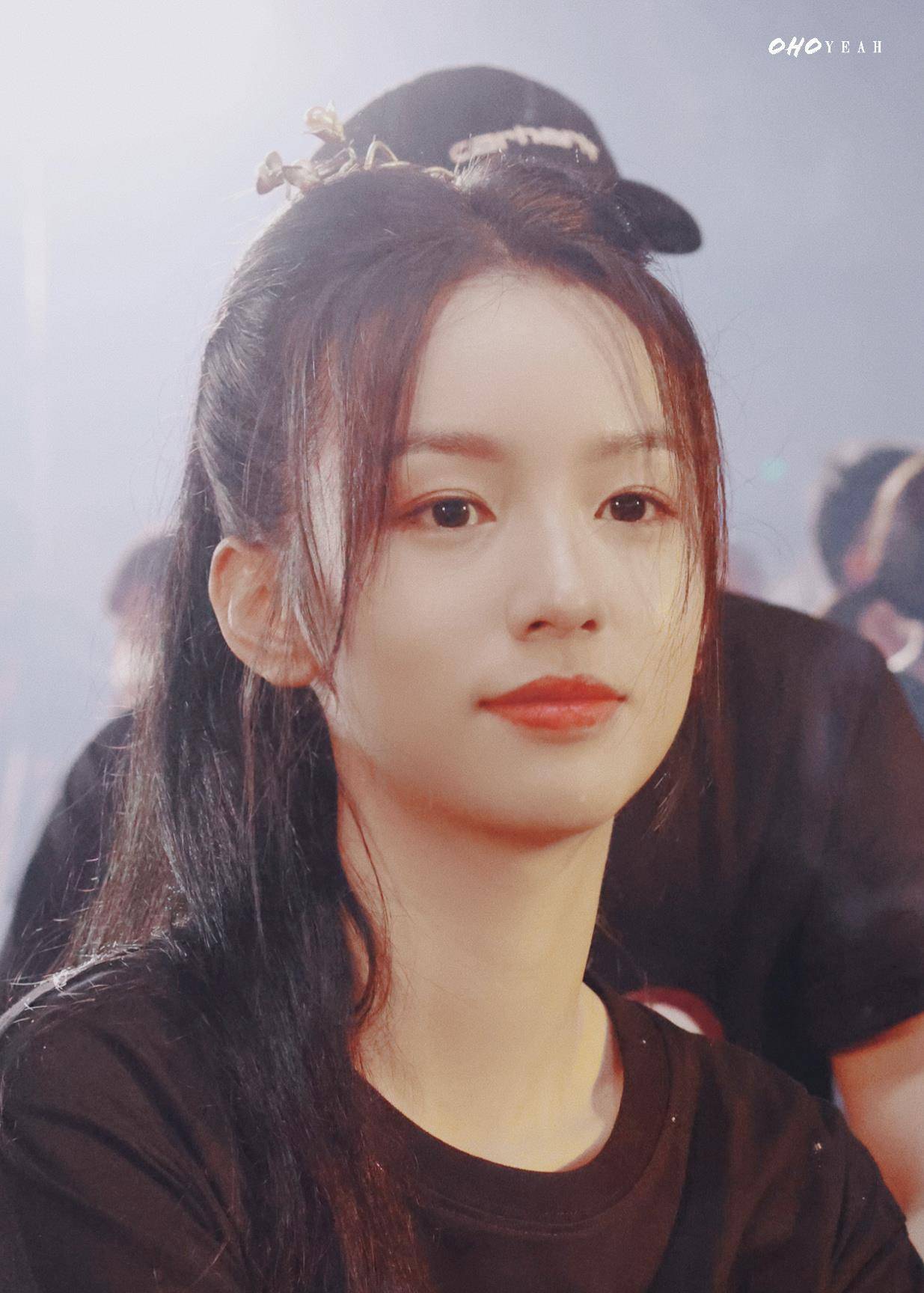 好在这俩男女主角都是公司现在力捧的对象,尤其周也