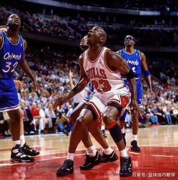 原创乔丹唯一一次在nba比赛上脚其他球星的球鞋