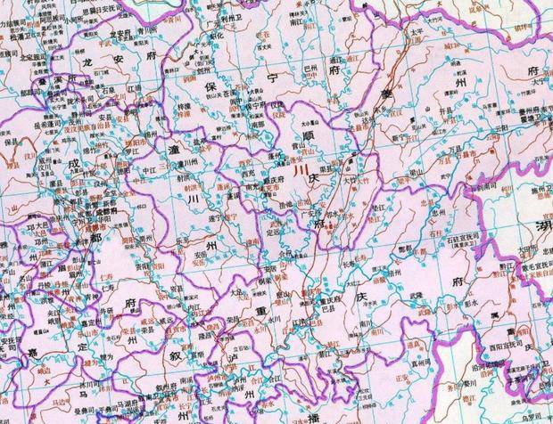 比如面积6300多平方公里的广安就有岳池,武胜,华蓥(县级市),邻水四县.