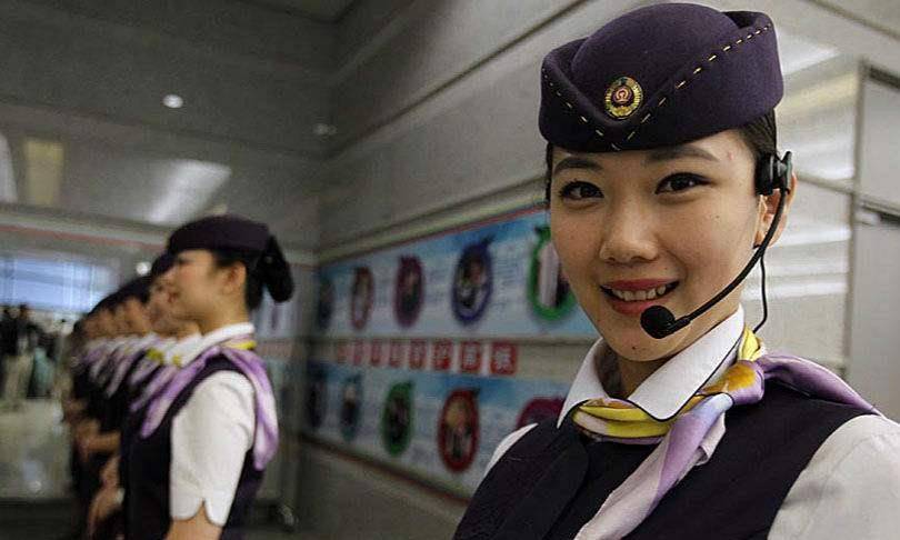 高铁动车上的女乘务员,工作太累是不是真的?列车长说出实情
