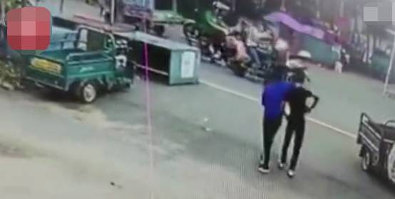 16岁少年持刀酿惨剧,当街把同学捅死,扬言:把我杀了也