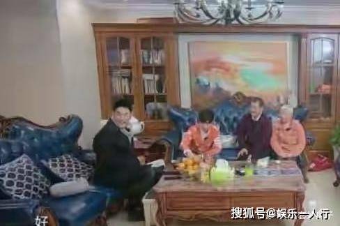原创王源晒家中豪宅,内景大气优雅,小小年纪能做一手好菜