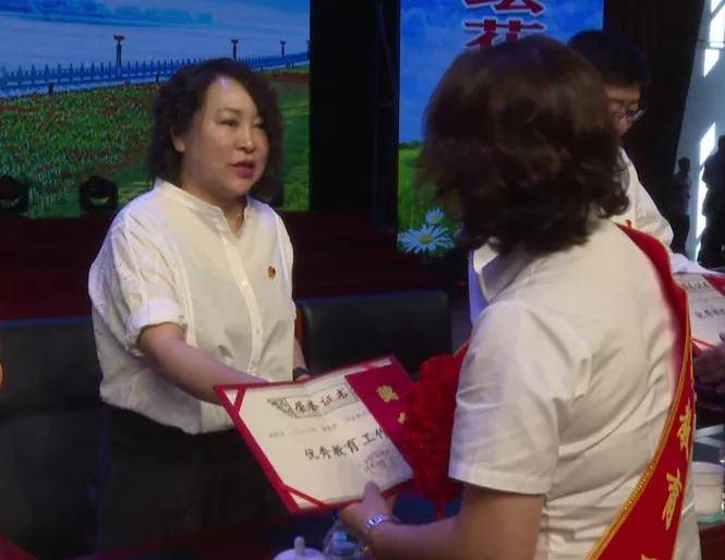 会上,毕爻に锎筇亮斯赜诒碚萌赜判憬淌陀