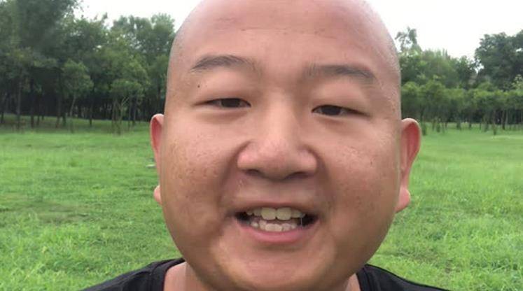 原创giao哥怎么成顶级网红的?出场费30万!演出被打背后却是心酸