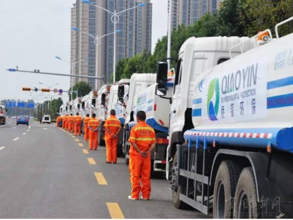 清晨雨:回顾郑州十年"以车代人"道路清扫环卫车变革