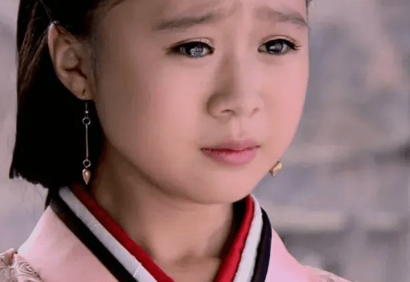 还记得《美人心计》的中"小皇后"吗?如今御姐范十足,撞脸张雪迎!