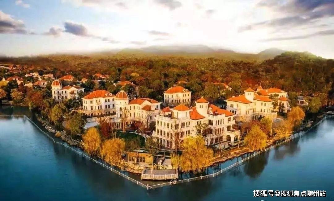 佘山高尔夫对面顶级豪宅-佘山月湖山庄,1.3亿稀缺精装定制庄园大宅