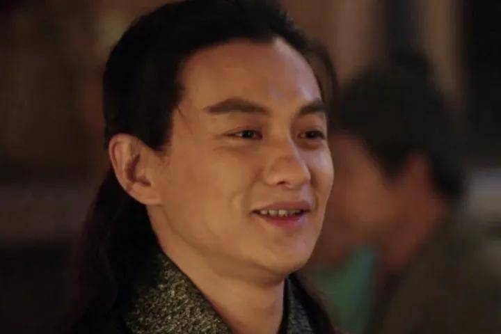 长在审美外的古装丑男鞋拔子脸大嘴却尬演绝世美男