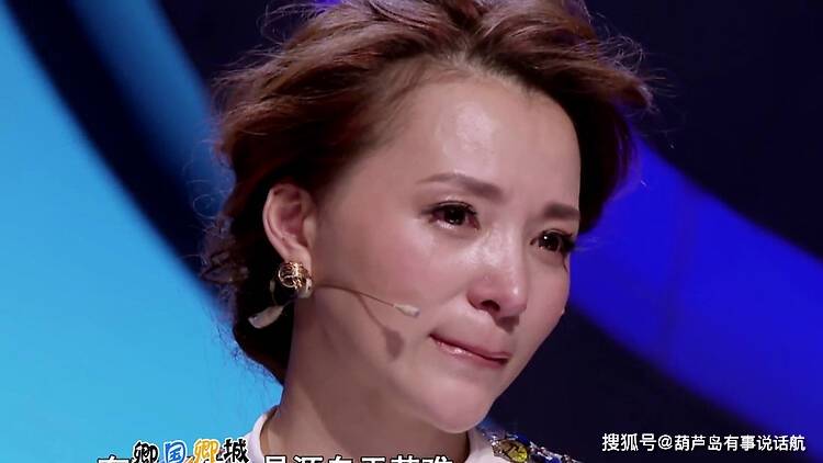 原创美女主持梦桐,婚姻幸福老公身份已成谜,如今44岁仍很美