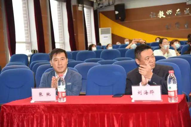 工作联合会副秘书长宋万召;家校社共育领航计划项目办公室主任刘海骅