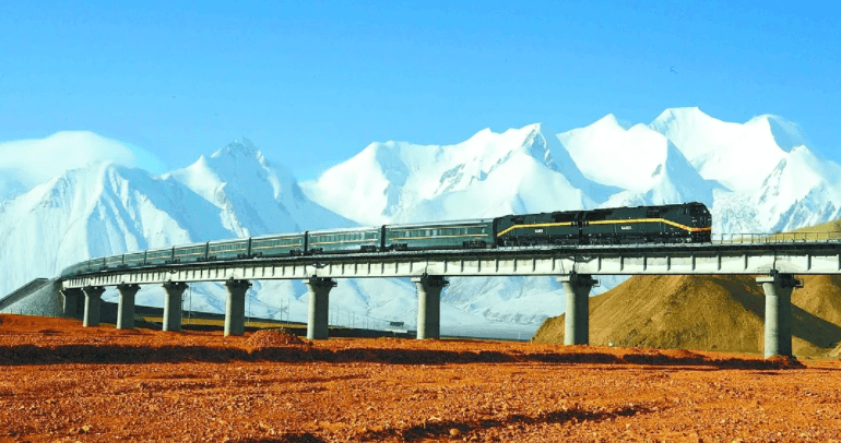 原创中国把铁路修到尼泊尔!这一大国重器帮了大忙,直接凿穿喜马拉雅