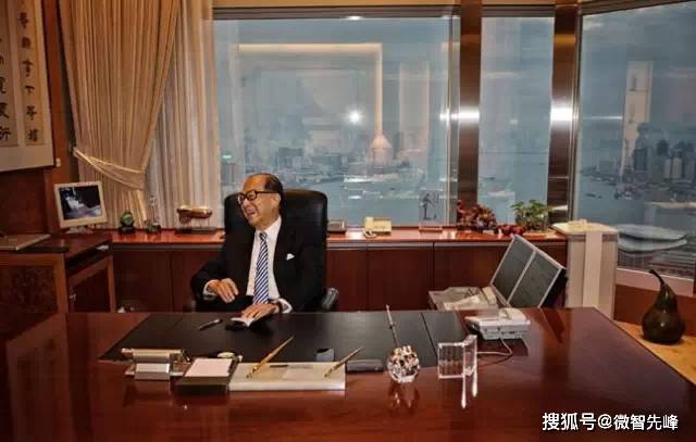 探秘李嘉诚办公室风水摆设,真不愧为"李超人"!