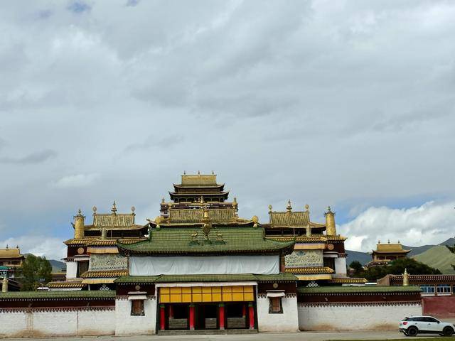 各莫寺,这座神圣的寺庙,你一定要来打卡!_甘南_阿坝_旅行