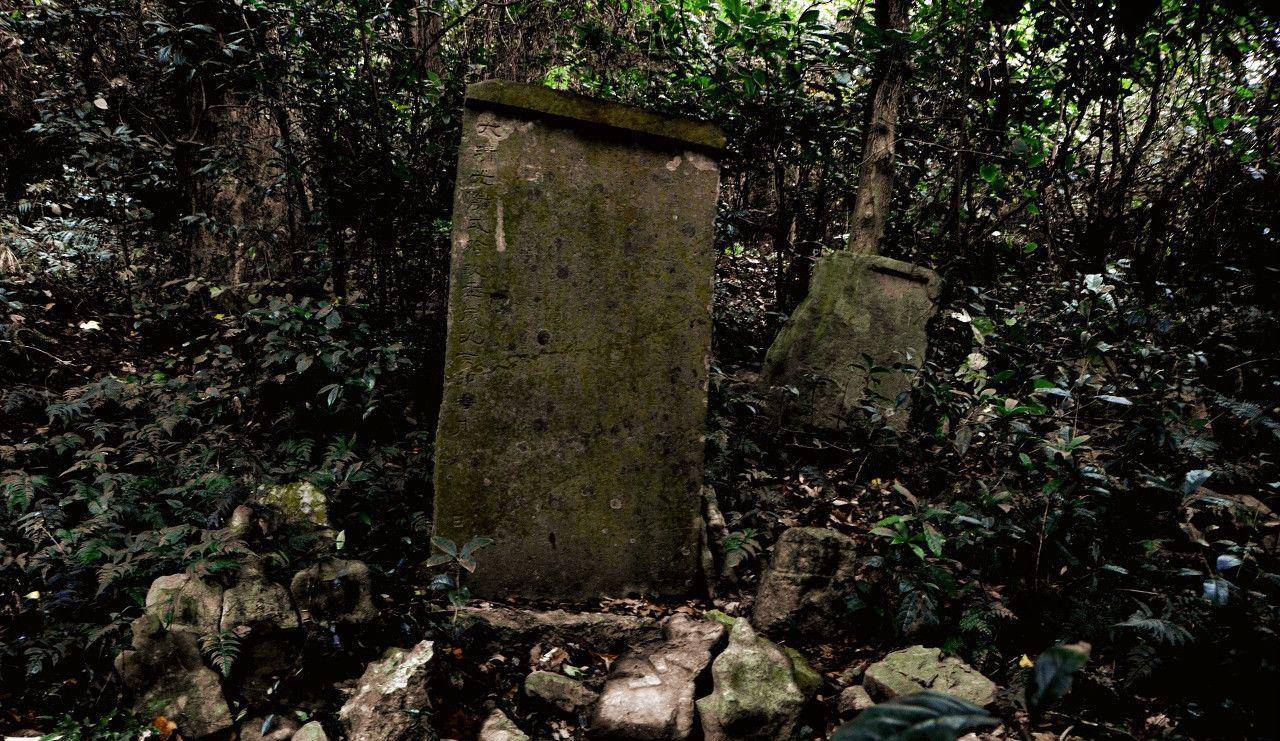 湖南鬼崽岭埋藏着一群石像,数量远超兵马俑,雷雨天会"