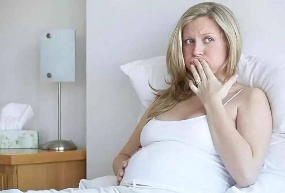 预产期不一定准,孕妇察觉到身上这个部位消失,预告新生命的到来