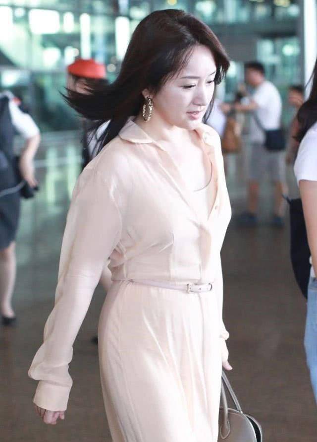 49岁杨钰莹近照曝光,气质出众驻颜有术,不老女神啊