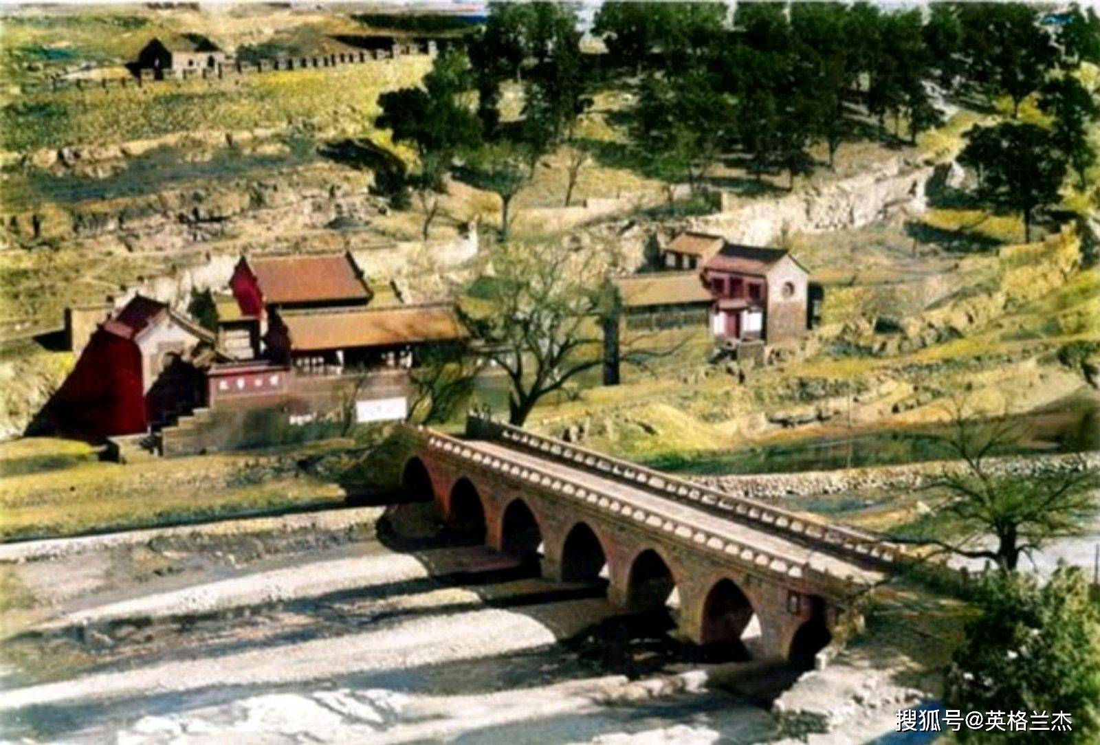 下面照片为1921年的山东青州,万年桥