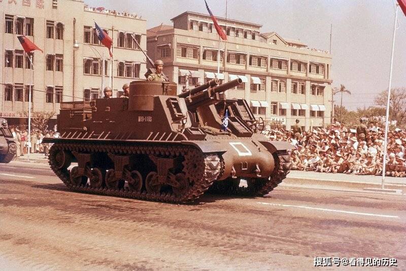 老照片 1956年台湾的阅兵式_蒋介石