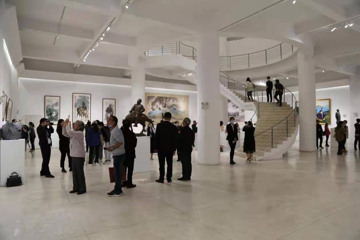展览现场展览现场据悉此次展览将在云南昆明袁晓岑艺术园区持续展至