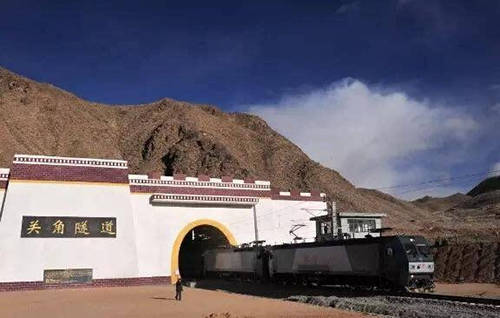 生命禁区的开路先锋中国中铁青藏铁路建设纪实