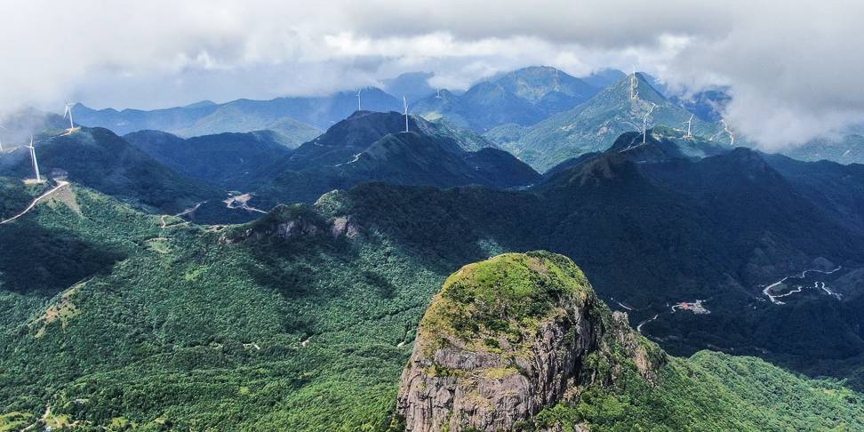 原创中国第一个全时度假山地户外休闲景区,岑溪天龙顶山地公园