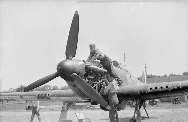 二战英军"飓风"战斗机:名不副实的二战功勋,机体过于
