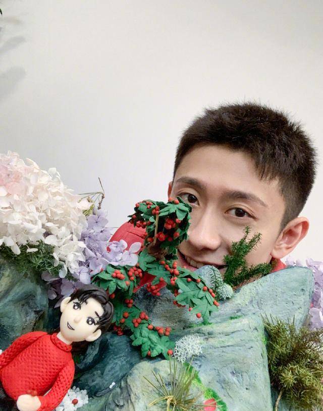 原创张一山29岁生日,杨紫p土味表情包为张一山庆生,王俊凯发文祝福!