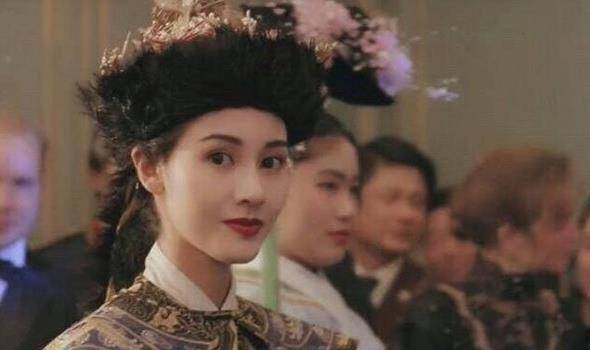 最美港姐李嘉欣,几度插足富豪感情,她到底有什么样的?