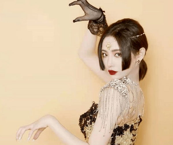 原创她cos的妲己我最喜欢许佳琪真的越来越美艳了