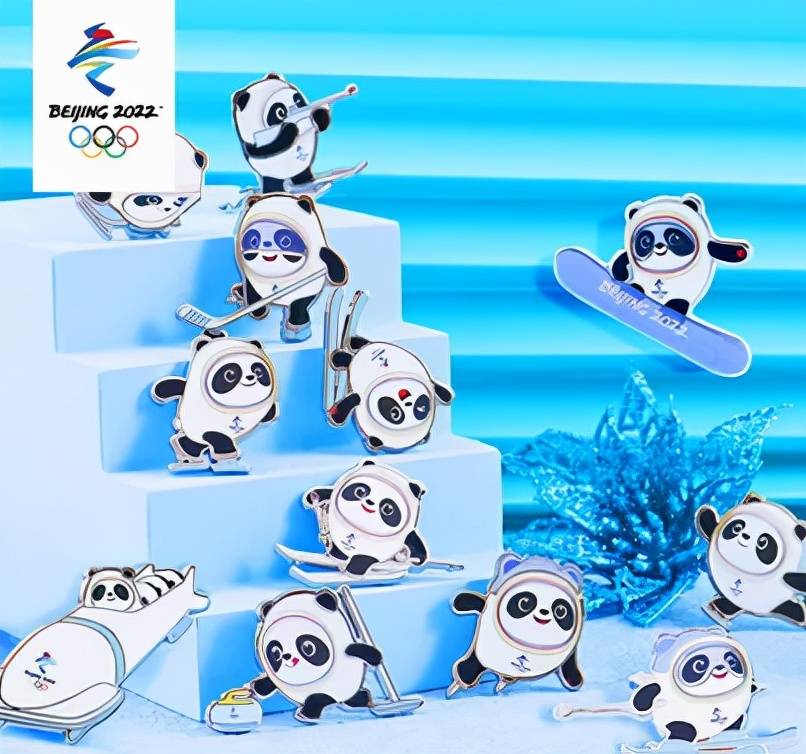 宣传片中的冰墩墩, 是一只意外闯入赛场, 精通各项冰雪运动的大熊猫.