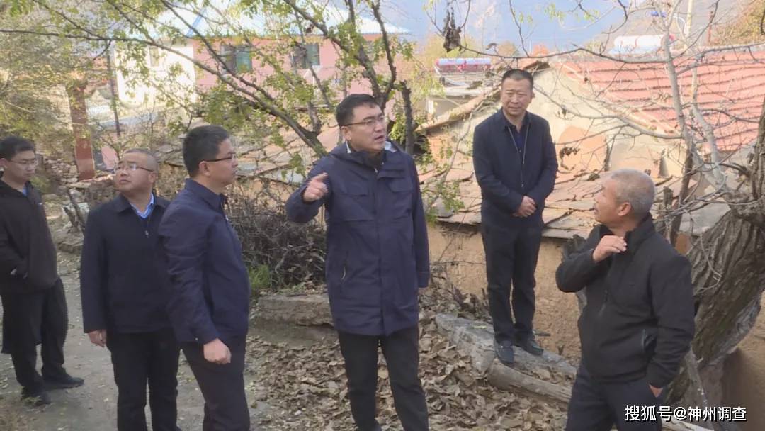 石勇深入中国北方国际写生基地老井片区现场办公_村落