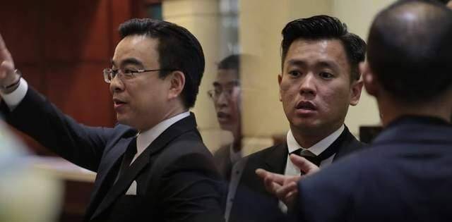 新义安现任当家现身,手拿46万国产手机的他,凭啥能力?