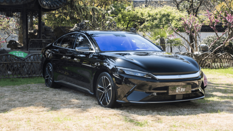 58万元的"2020款 ev 超长续航版尊贵型,虽然比低配车贵了不少,但多了