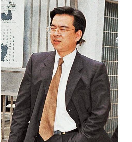 新义安真正的龙头老大聚会坐c位,他是
