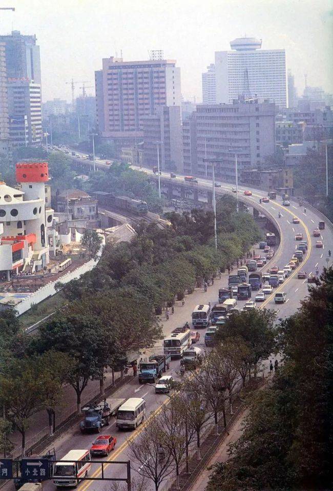 1989年广州老照片,那时的"环市路"已经很繁忙,看看你认得不