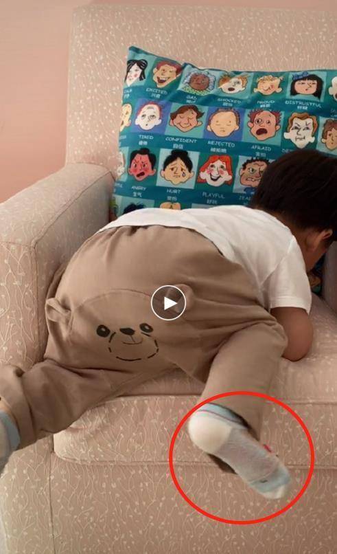 章子怡晒小儿子视频被"挑刺":这么大了还穿纸尿裤!_孩子