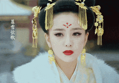 甜美可人的佟丽娅,现代装和古装扮都一样明艳动人