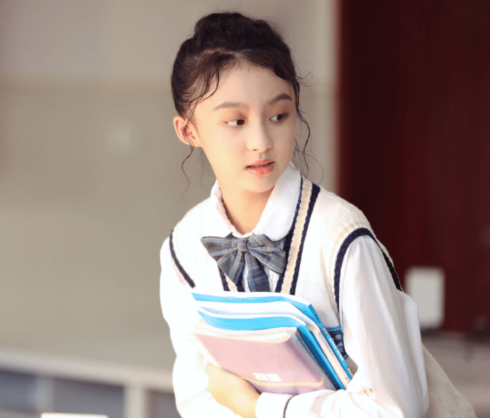 《小戏骨红楼梦》4年了"林黛玉"悄悄长大,13岁的腿长成焦点_周漾玥