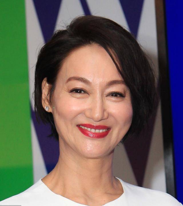 惠英红苦难情史:被富二代嫌弃,遭男友背叛,苦等水兵48年仍未婚